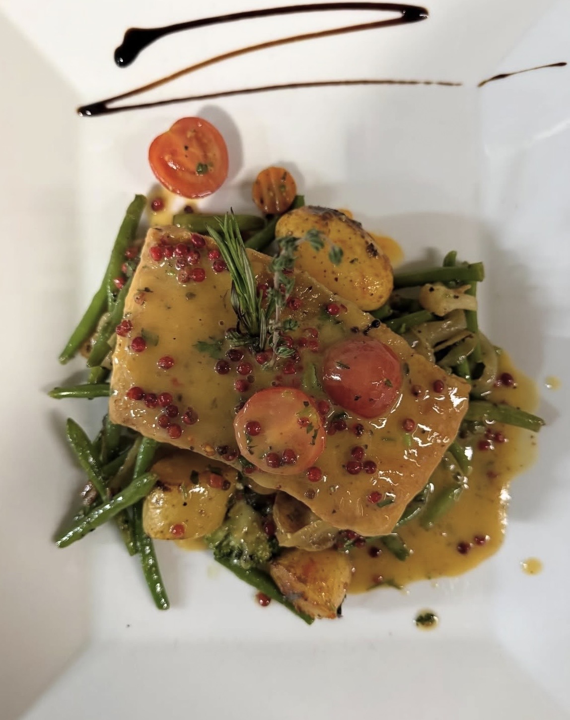 Rindercarpaccio mit Rucola und Parmesan